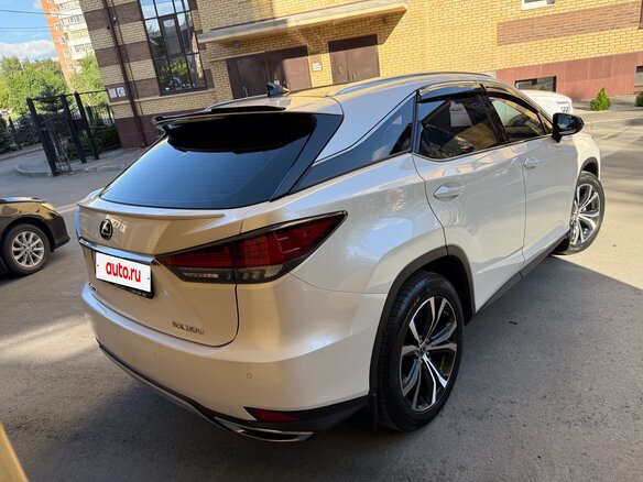 2020 Lexus RX 300 IV Рестайлинг, белый, 4850000 рублей - вид 9