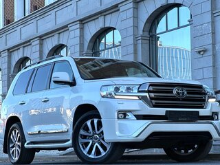 2016 Toyota Land Cruiser 200 Series Рестайлинг 2, белый, 6000000 рублей, вид 3