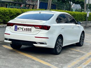 2022 Kia K3 II (China Market) Рестайлинг, белый, 1313000 рублей, вид 4