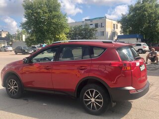 2015 Toyota RAV4 IV (XA40), красный, 2150000 рублей, вид 3