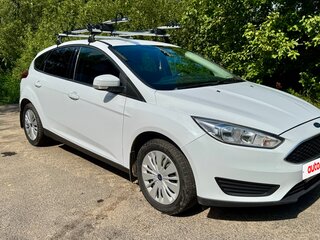 2016 Ford Focus III Рестайлинг, белый, 890000 рублей, вид 4