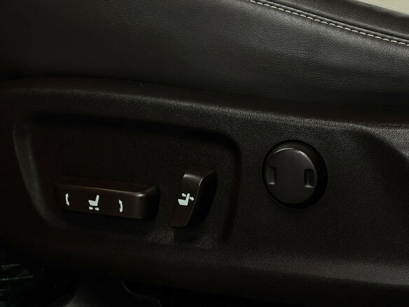 2017 Lexus RX 200t IV, красный, 3697000 рублей - вид 15
