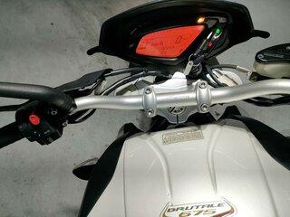 2013 MV Agusta Brutale 675, белый, 529000 рублей, вид 5