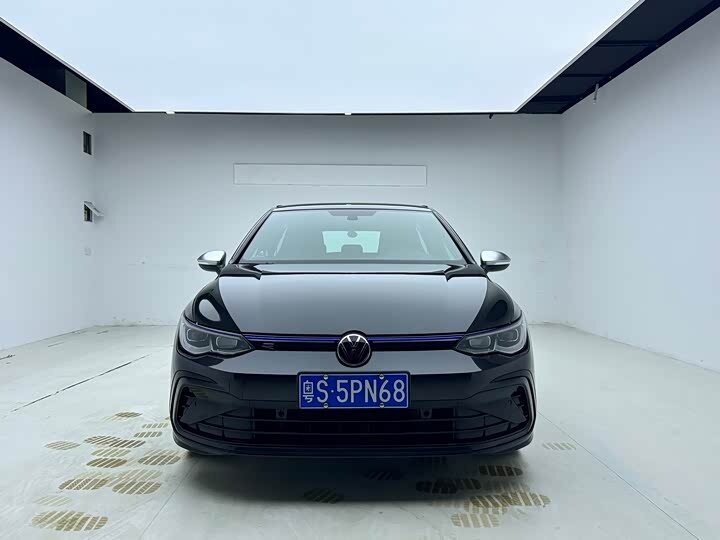 Открыть фотографии: Volkswagen Golf VIII