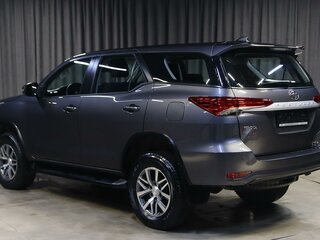 2019 Toyota Fortuner II, серый, 2799000 рублей, вид 4
