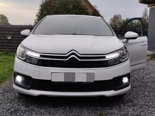 2017 Citroen C4 II Рестайлинг, белый, 1350000 рублей, вид 4
