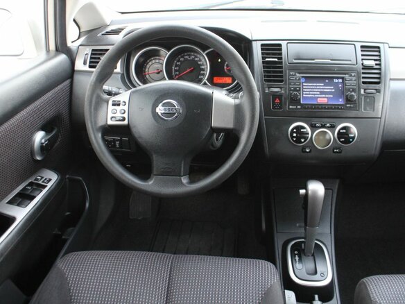 2010 Nissan Tiida I Рестайлинг, бежевый, 760000 рублей - вид 14