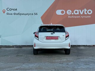 2017 Toyota Aqua I Рестайлинг, белый, 1250000 рублей, вид 5