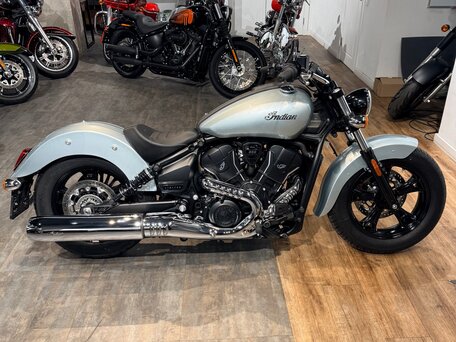 2025 Indian Scout, серебристый, 1799000 рублей, вид 2