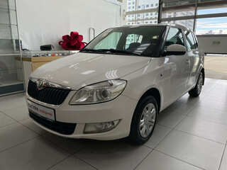 2012 Skoda Fabia II Рестайлинг, белый, 360000 рублей, вид 1