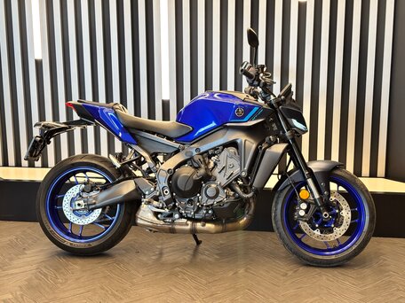 2024 Yamaha MT-09 (FZ-09), синий, 1340510 рублей, вид 2