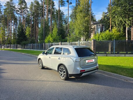 2014 Mitsubishi Outlander III, серебристый, 1126000 рублей, вид 4