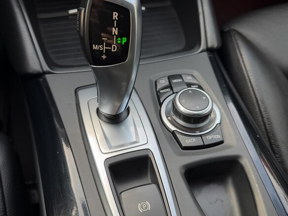 2010 BMW X6 40d I (E71), белый, 1750000 рублей - вид 25