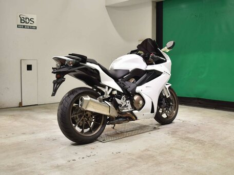 2018 Honda VFR 800, белый, 977000 рублей, вид 5