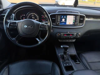 2019 Kia Sorento III Prime Рестайлинг, белый, 3250000 рублей, вид 1