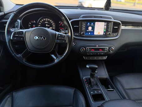 2019 Kia Sorento III Prime Рестайлинг, белый, 3250000 рублей, вид 1
