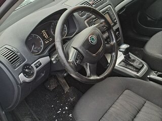 2012 Skoda Octavia DSG7 II (A5) Рестайлинг, красный, 700000 рублей, вид 4