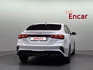 2023 Kia K3 II Рестайлинг, белый, 1900444 рублей, вид 3