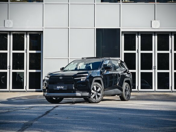 2026 Toyota RAV4 VI (XA60), чёрный - вид 4