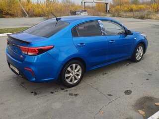 2018 Kia Rio IV, синий, 700000 рублей, вид 3