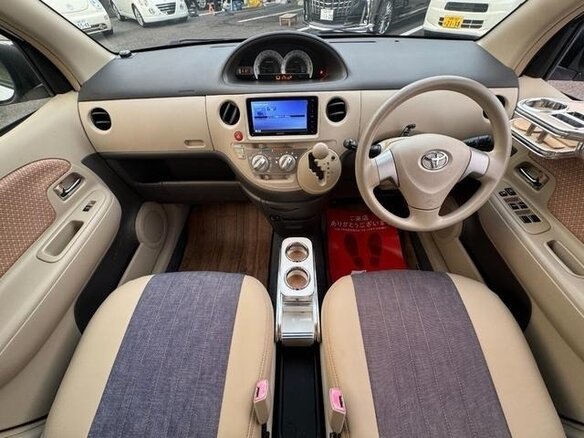 2013 Toyota Sienta I Рестайлинг 2, белый, 694911 рублей - вид 10