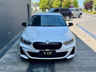 2023 BMW 1 серии 120i III (F52) Рестайлинг, белый, 1900000 рублей, вид 3