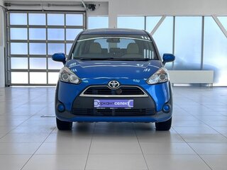 2018 Toyota Sienta II, синий, 1370000 рублей, вид 2