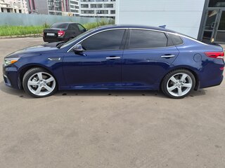 2019 Kia Optima IV Рестайлинг, синий, 1900000 рублей, вид 4