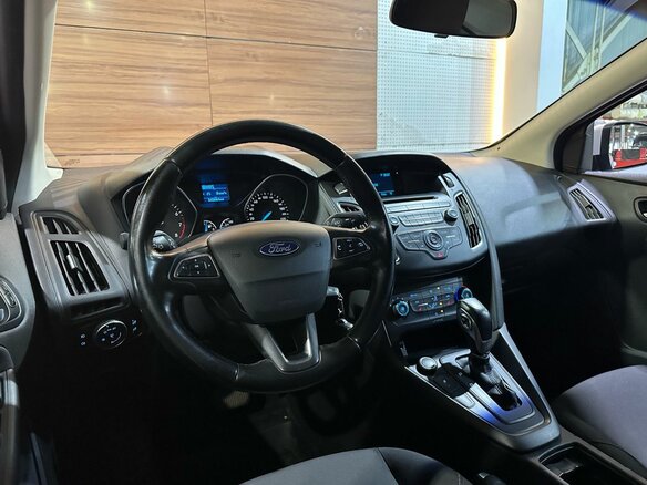 2015 Ford Focus III Рестайлинг, белый, 959900 рублей - вид 6
