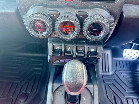 2022 Suzuki Jimny Sierra IV, белый - вид 17