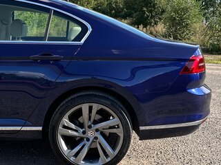 2017 Volkswagen Passat B8, синий, 1750000 рублей, вид 2