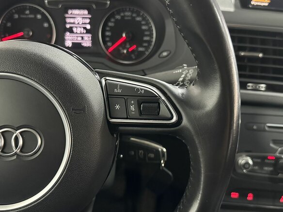 2016 Audi Q3 I (8U) Рестайлинг, серый, 2150000 рублей - вид 16