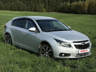 2012 Chevrolet Cruze I Рестайлинг, серебристый, 700000 рублей, вид 5