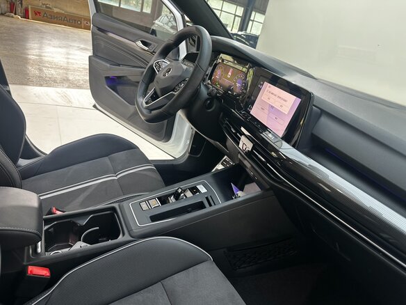 2022 Volkswagen Golf VIII, белый, 1972000 рублей - вид 12