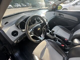 2013 Chevrolet Cruze I Рестайлинг, чёрный, 825000 рублей, вид 5