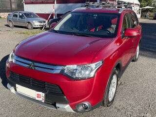 2014 Mitsubishi Outlander III, красный, 1150000 рублей, вид 1