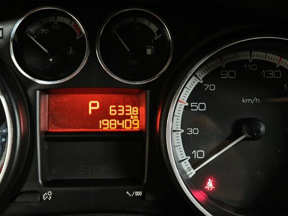 2012 Peugeot 408 I, красный, 379000 рублей - вид 13