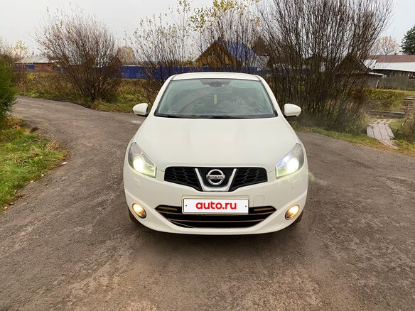 2010 Nissan Qashqai I Рестайлинг, белый, 779000 рублей - вид 1