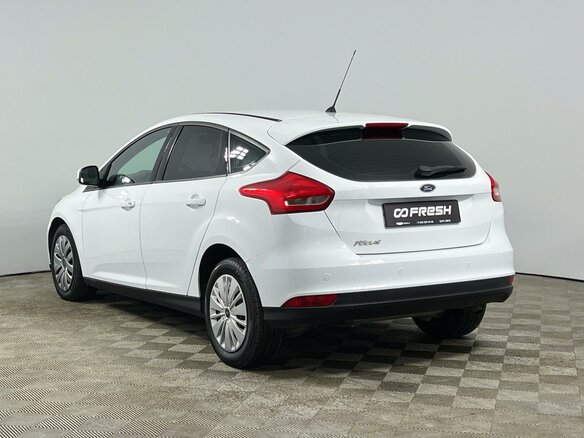 2015 Ford Focus III Рестайлинг, белый, 985000 рублей - вид 1