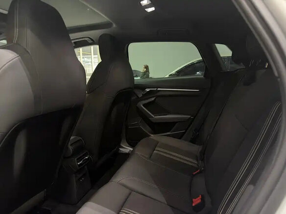 2023 Audi A3 Sportback 35 TFSI IV (8Y), белый, 1650000 рублей - вид 11