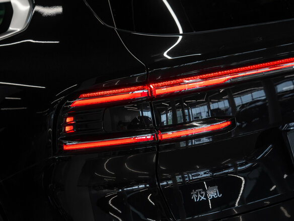 2026 Zeekr 8X 70 kWh, чёрный, 12050000 рублей - вид 31