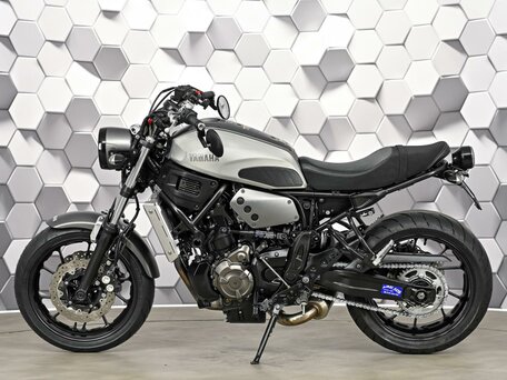 2018 Yamaha XSR700, серый, 677000 рублей, вид 4