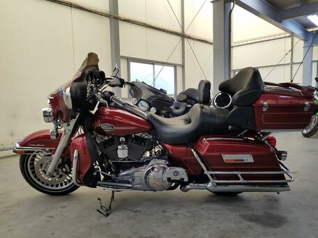 2009 Harley-Davidson Electra Glide, красный, 925000 рублей, вид 1
