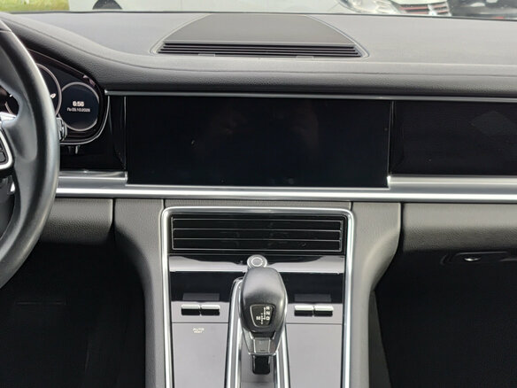 2019 Porsche Panamera 4 Sport Turismo II, серый, 7500000 рублей - вид 14