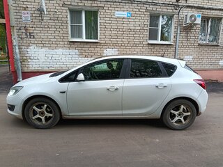 2011 Opel Astra J, белый, 520000 рублей, вид 4