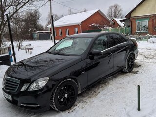 2009 Mercedes-Benz E-Класс 220 5G-Tronic IV (W212, S212, C207), чёрный, 1350000 рублей, вид 2