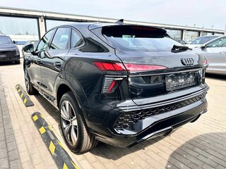 2026 Audi Q3 Sportback TFSI III (FJ), чёрный, 7800000 рублей, вид 2