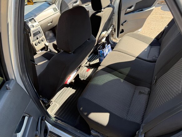 2011 Lada (ВАЗ) Priora I, серебристый, 400000 рублей - вид 9