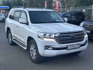 2016 Toyota Land Cruiser 200 Series Рестайлинг 2, белый, 5499000 рублей, вид 2