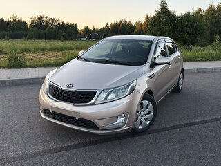 2013 Kia Rio 4-speed III, бежевый, 1500000 рублей, вид 1
